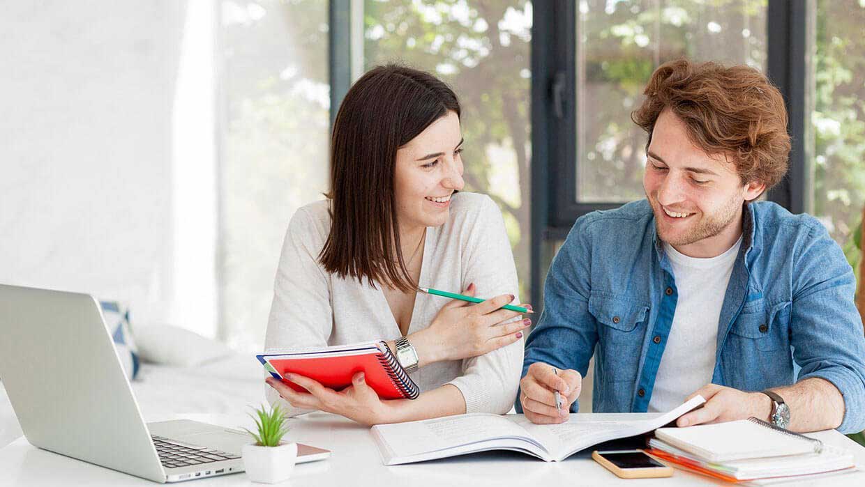 کلاس دانشگاه به زودی شروع می شود